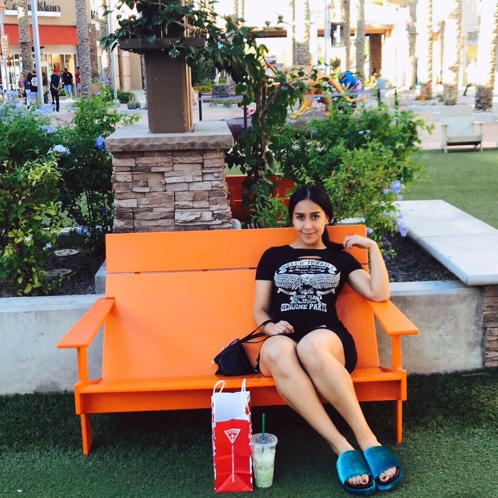 Meet your Posher, Gabriela